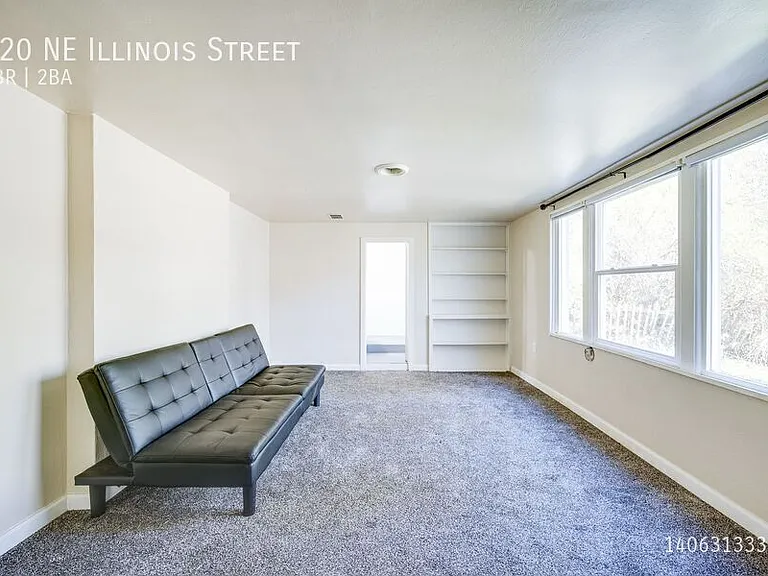 720 NE Illinois St — Photo 15