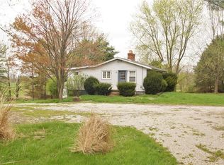 9871 Columbus Rd, Louisville, OH 44641