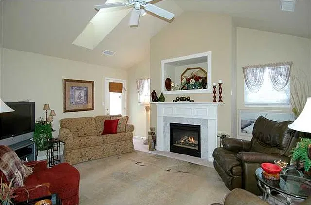 8213 Lost Valley Dr — Photo 2