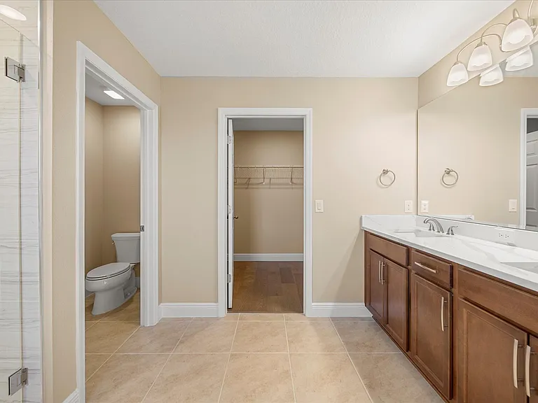 2049 Heart Lake Dr — Photo 34