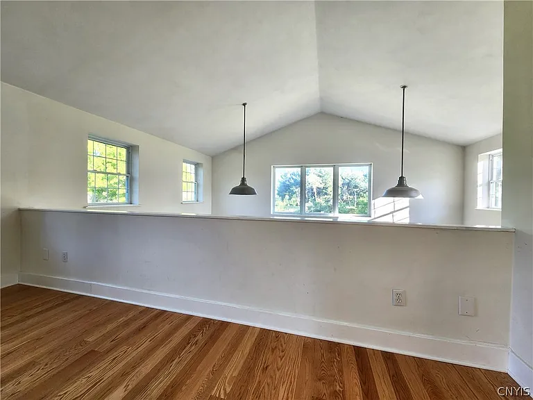 15 Etna Rd — Photo 9