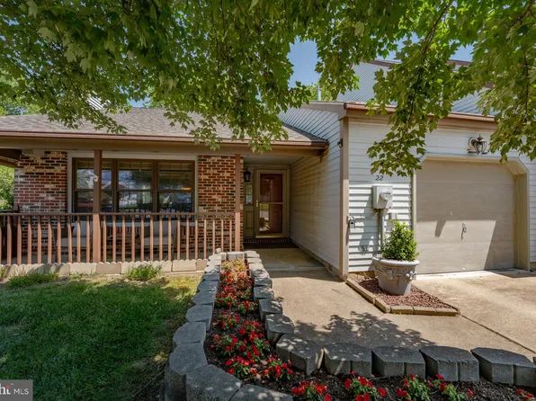 22 Gail Ct, Robbinsville, NJ 08691