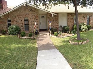 3001 Scott Mill Rd, Carrollton, TX 75007