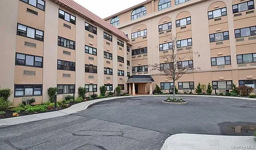 185 W Park Ave #205 Photo 1