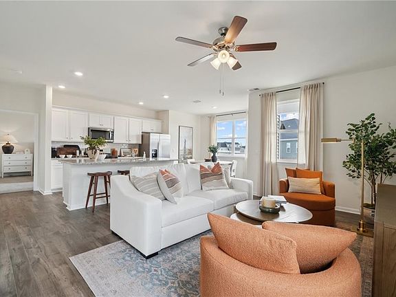 2nd image of 5122 Duxbury Rd