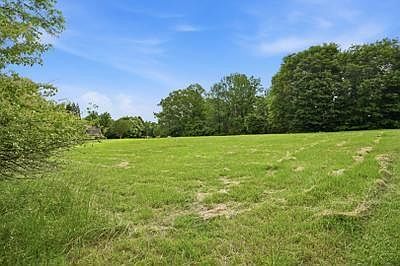 1st image of 3 Hyalite Rd E #979