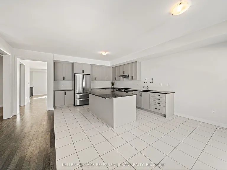 1466 Stovell Cres #MAIN UPPER — Photo 10