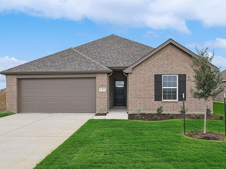 1st image of 137 Patrick Henry Dr