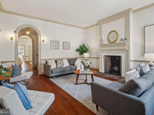 526 Pine St, Philadelphia, PA 19106