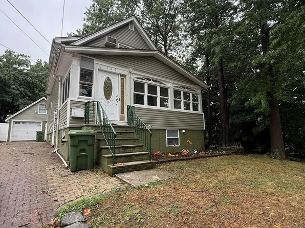 568 W 7th Ave, Roselle, NJ 07203