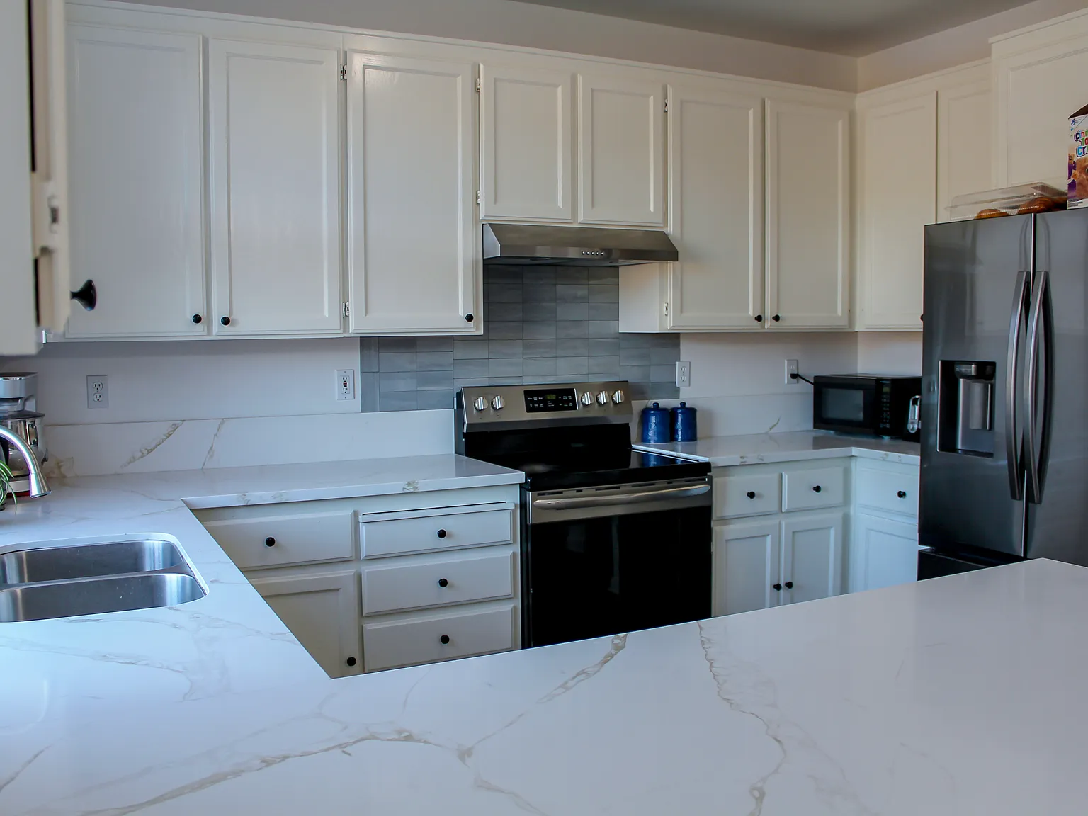 4 bed, 1913 sqft, $3,900 — Photo 2