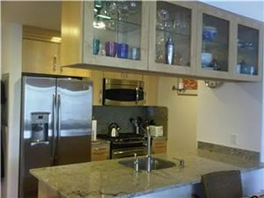 Rented by New York Residence | media 20