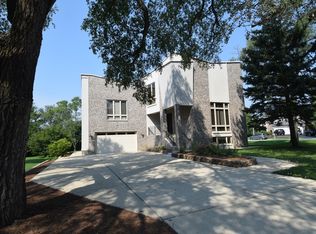 4500 Winchester Ave, Lisle, IL 60532