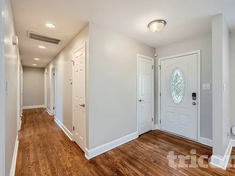 7133 Starvalley Dr — Photo 2