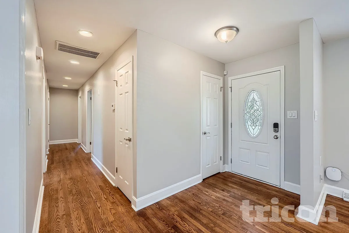 Building Photo - 7133 Starvalley Dr