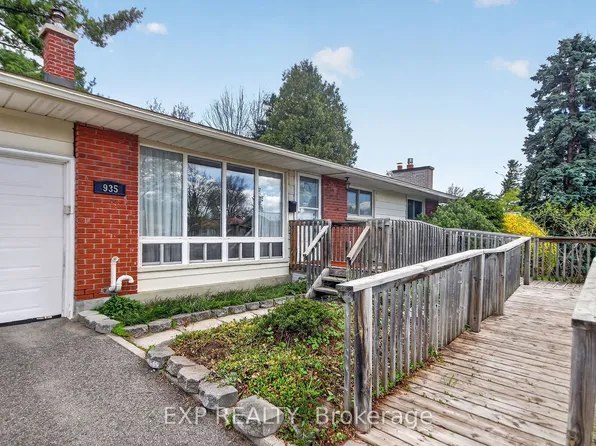 935 Pleasant Park Rd, Ottawa, ON K1G 1Z6
