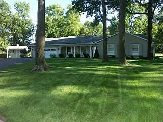 2nd image of 976 Catalpa Ct