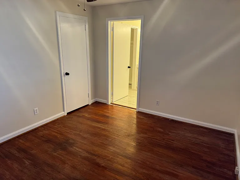 5527 Wayne Rd — Photo 15