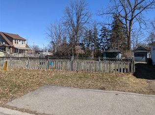 7 Robinson Ave, Brantford, ON
