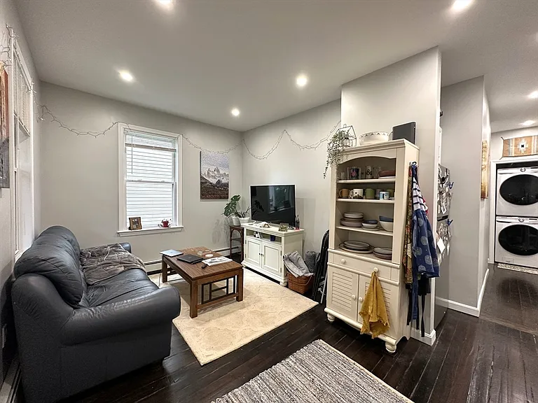 11 Priesing St #2 — Photo 6