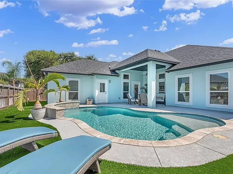 15621 Three Fathoms Bank Dr — Photo 1