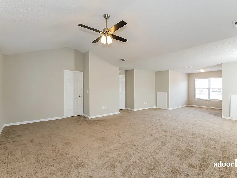 4077 English Valley Dr — Photo 4