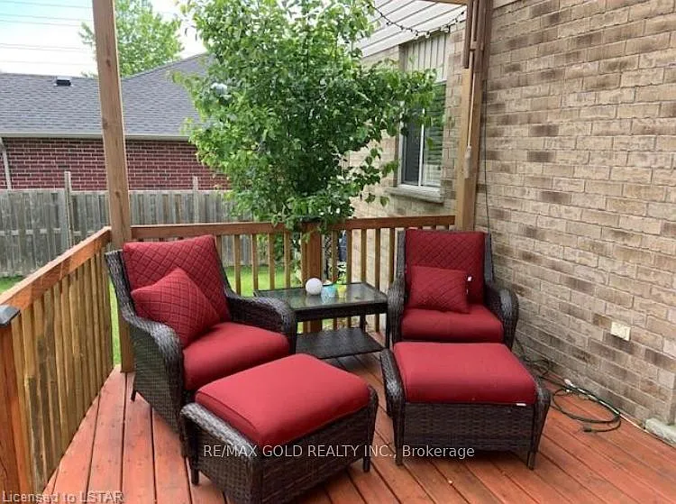 65 Woodhatch Cres — Photo 20