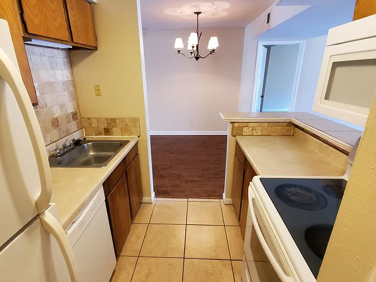 904 University Oaks Blvd #105 — Photo 6