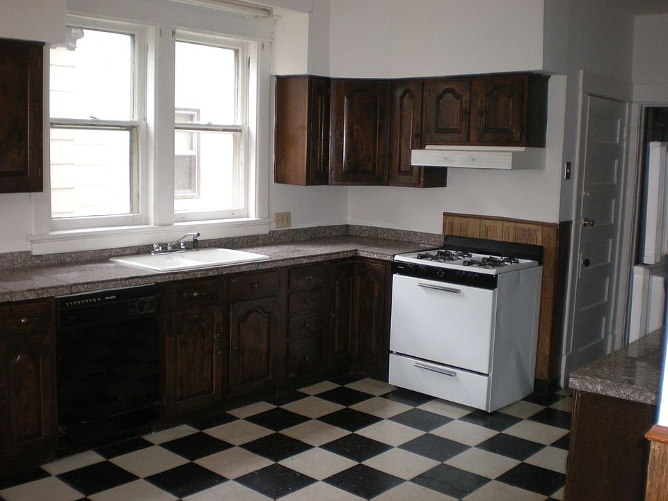 2nd image of 668 Lafond Ave