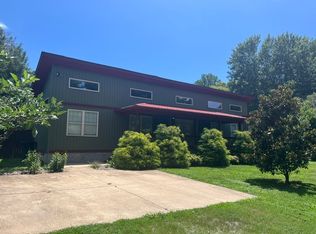 102 Fortson St, East Flat Rock, NC 28726