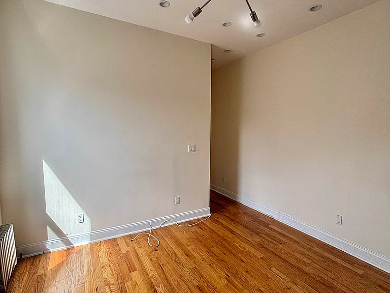 305 Clarkson Ave #7G — Photo 3