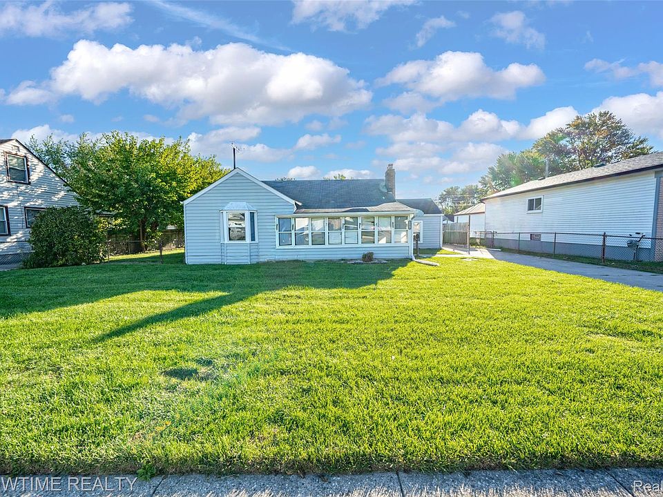 1st image of 23276 Stewart Ave