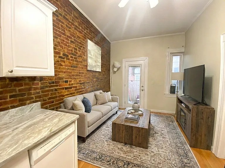 60 N Margin St — Photo 10