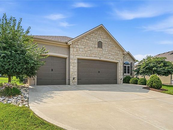2nd image of 947 Birsay Ct