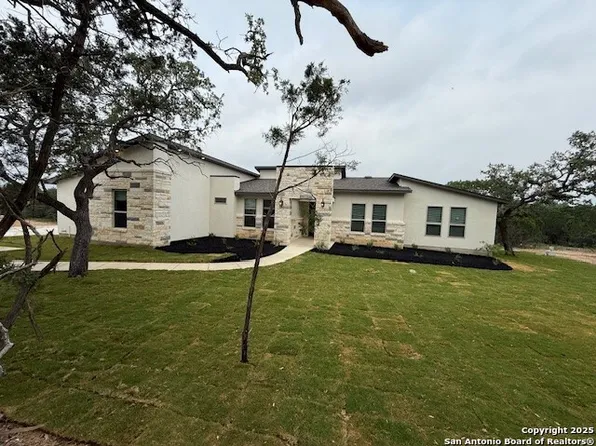 26575 Smithson Valley, San Antonio, TX 78261