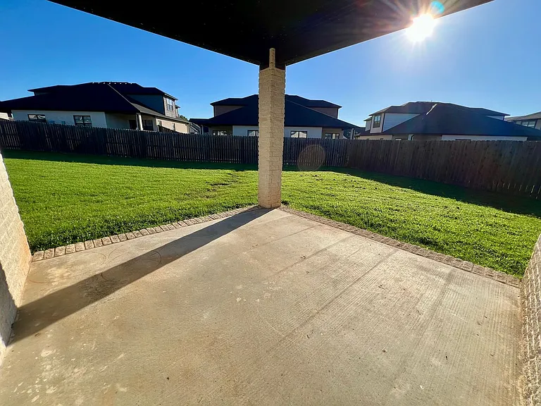 9809 Mylea Cir — Photo 16