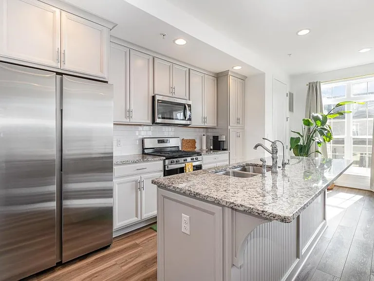 3112 Detweiler Ln — Photo 6