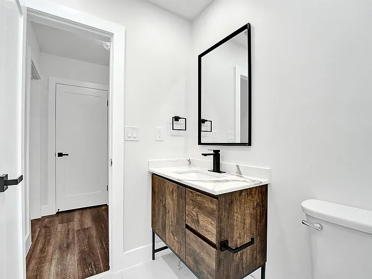 5011 Buchanan St — Photo 37