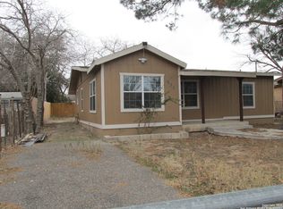 434 S Farrar St, Uvalde, TX 78801