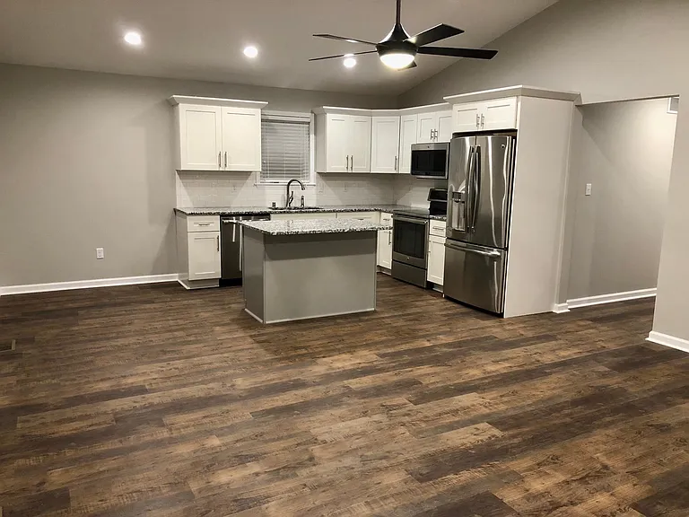 207 Rogers Ave — Photo 6