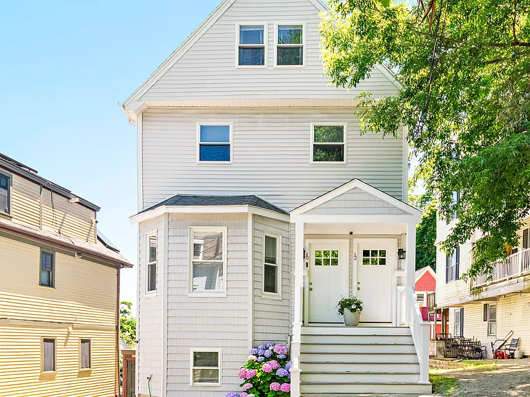 32 Oakland St — Photo 14
