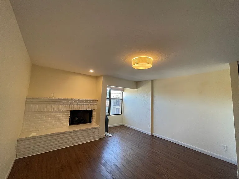 1118 Fresno St #5 — Photo 4
