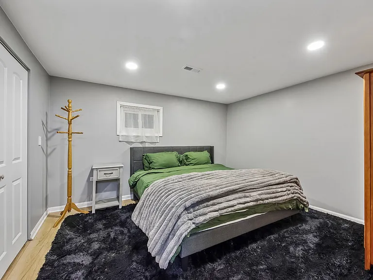 1111 Sara Ln — Photo 33