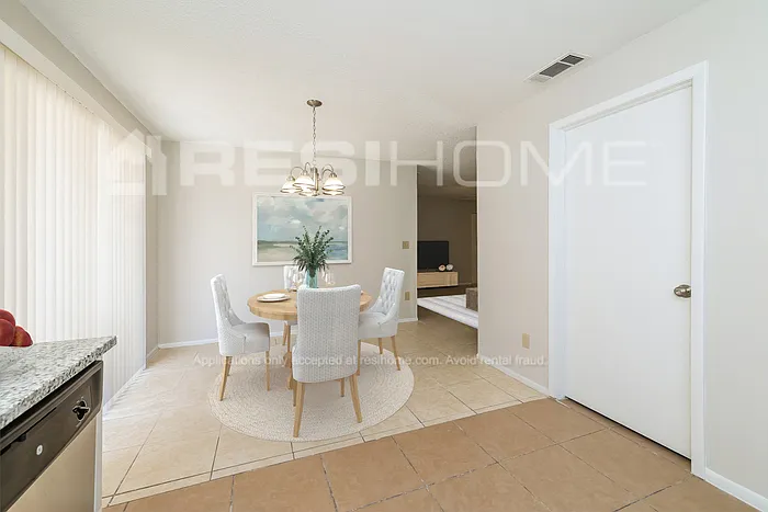 1595 Country Club Blvd — Photo 3
