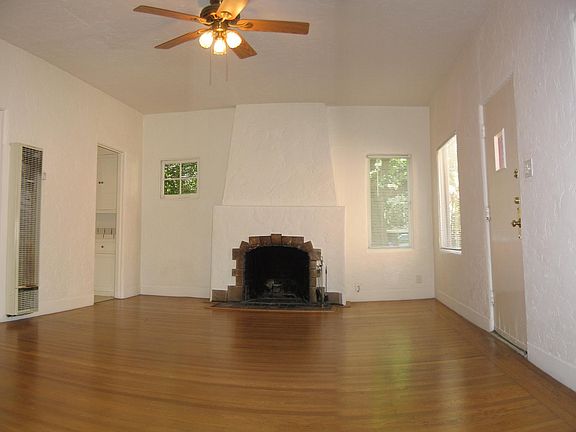 2nd image of 1217 Oak Grove Ave APT 1