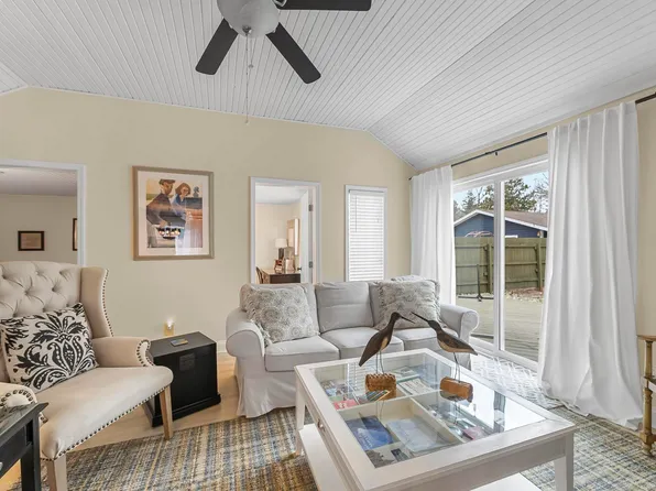 207 Birchwood Ave, Traverse City, MI 49686