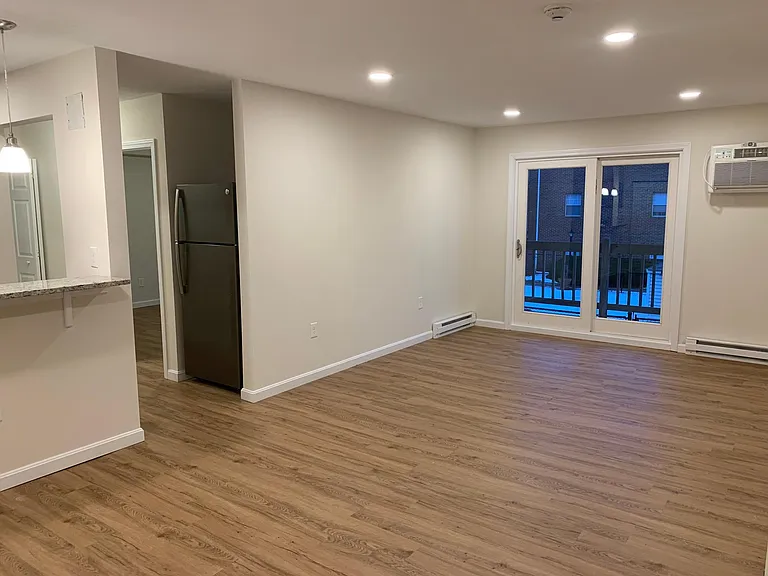 Wayside Apartments — Photo 10