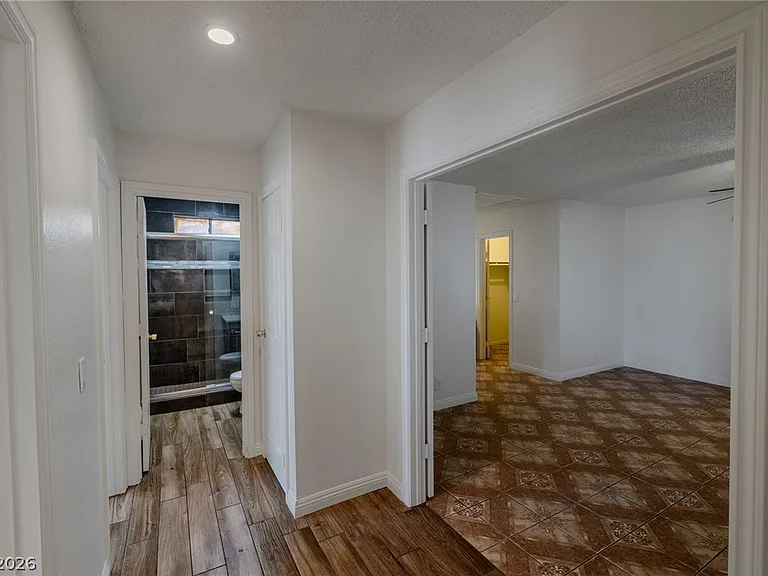 1866 Ludington Ave — Photo 13