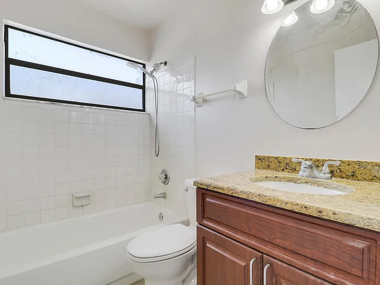 202 Lakewood Dr — Photo 11