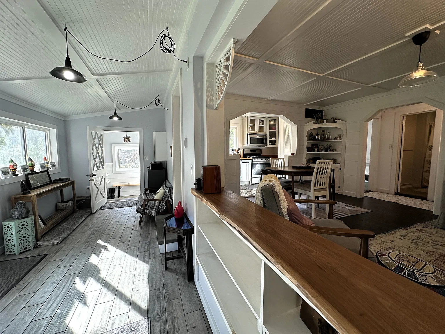 2 bed, 1110 sqft, $2,300 — Photo 2